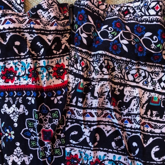 Lord and Taylor’s Printed Mini - Picture 3 of 4